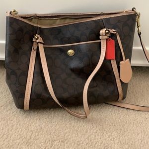 Good condition Coach purse.